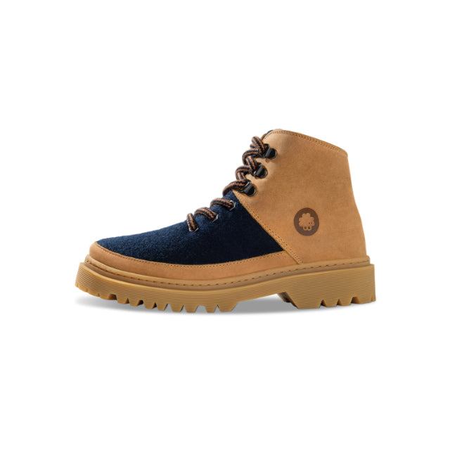 Wool boots