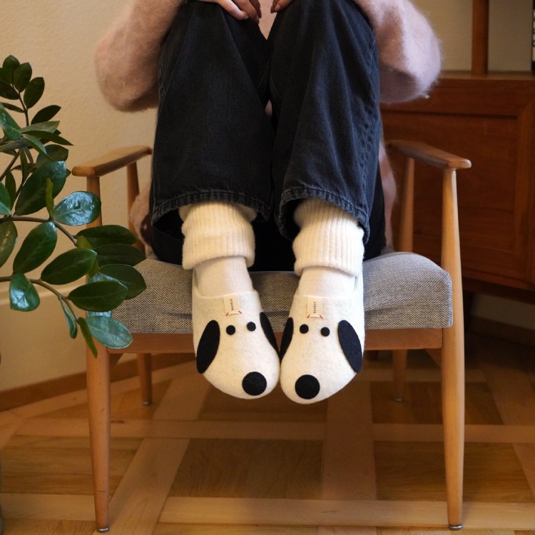 Kanga Slippers - Woof