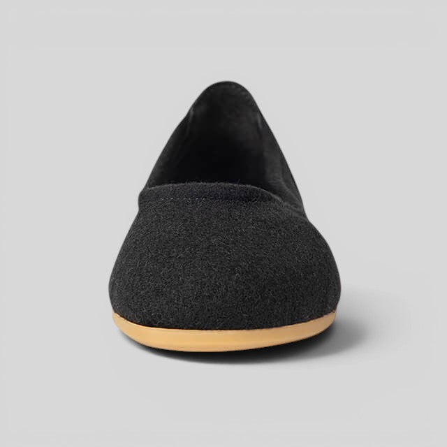 Baabuk black wool ballerina flat with a durable rubber sole, made from natural Portuguese sheep wool.