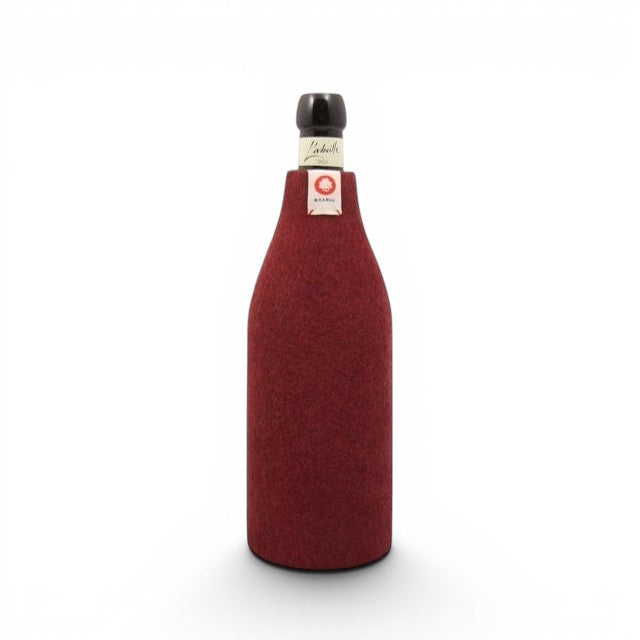 Baabuk Bordeaux wool bottle cover providing natural insulation for a wine bottle