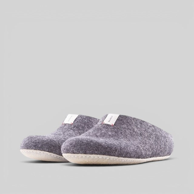 Baabuk Mel dark grey handmade wool slippers with natural crepe rubber soles and a white brand label