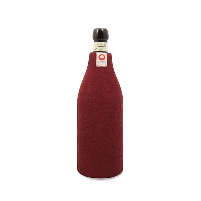 Baabuk Bordeaux wool bottle cover for thermal insulation, handmade from natural New Zealand wool.