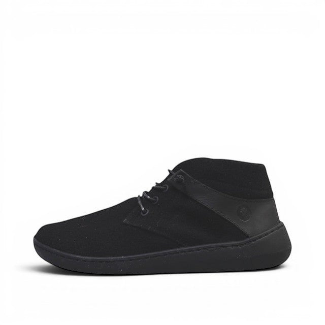 Baabuk Zero Wooler High black barefoot shoe made of wool and nubuck with rubber sole.